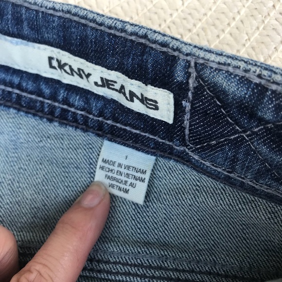 DKNY Jean Capris - Picture 3 of 6
